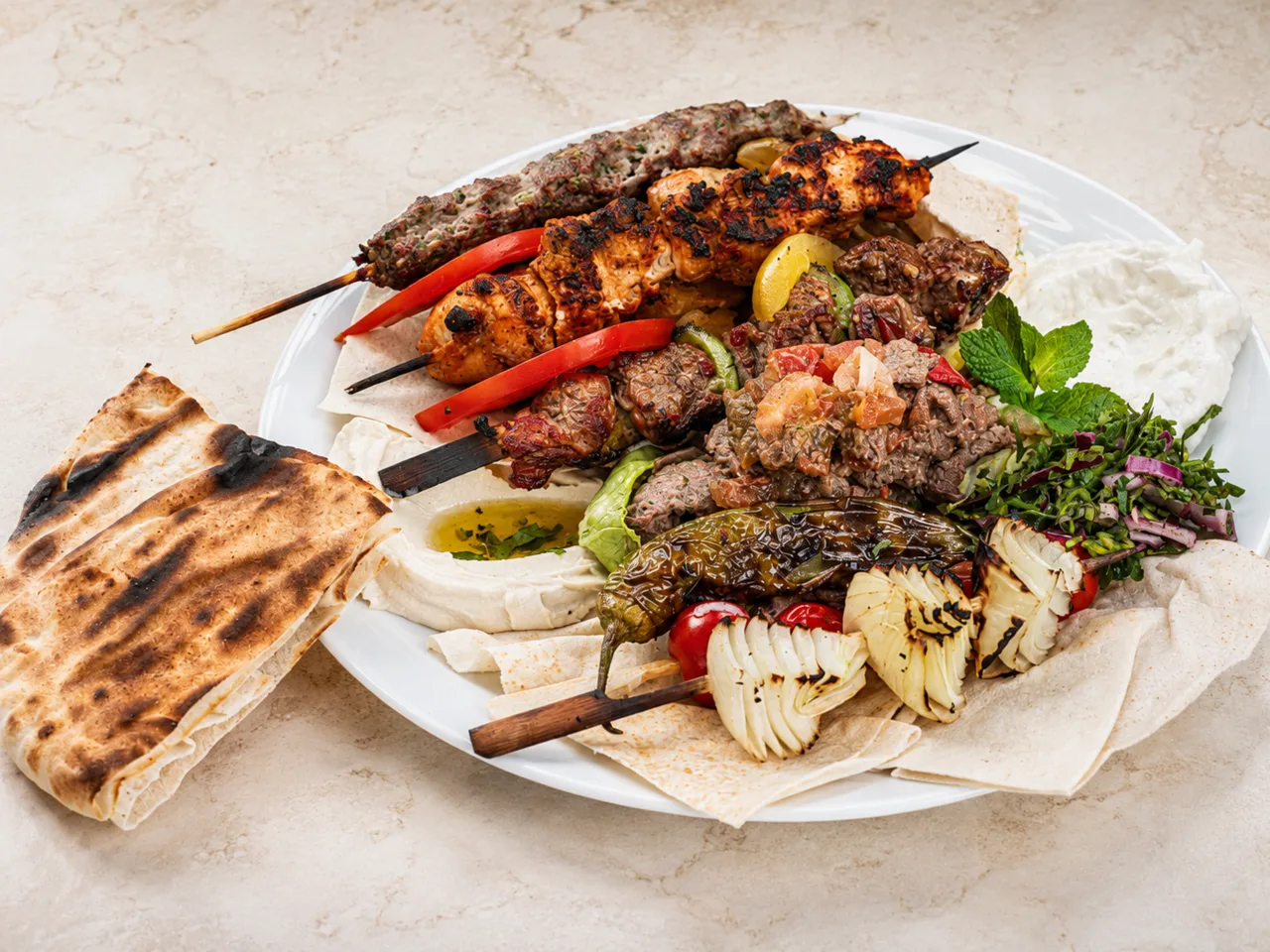 Assiette libanaise grillades mixtes